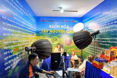 Las transmisiones en vivo con contenidos creativos e interactivos tienen una mayor tasa de visualización en comparación con otras sesiones de introducción simple. (Fuente: Vietnam+) 