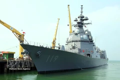 La fragata japonesa Asahi de Japón llega al puerto de Tien Sa para iniciar una visita de amistad a la ciudad de Da Nang. (Fuente: VNA) 