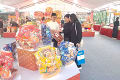 En los stands del evento (Fuente: VNA)
