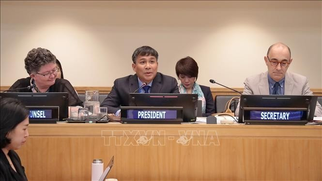 El vicecanciller Pham Minh Vu preside la reunión. (Foto: VNA)