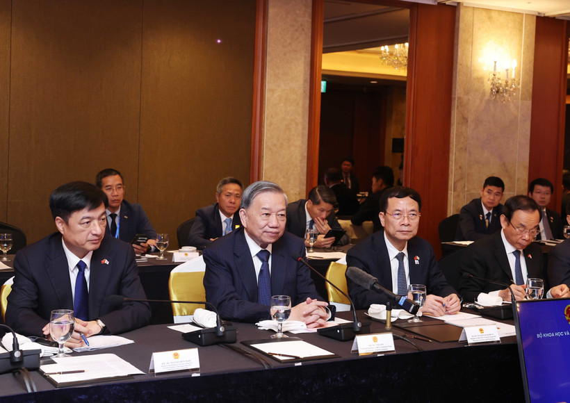 El secretario general del Partido Comunista de Vietnam, To Lam, asiste al coloquio sobre ciencia y tecnología Vietnam-Corea del Sur en Seúl, (Foto: VNA)