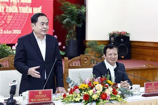 El presidente de la Asamblea Nacional, Tran Thanh Man, habla en la reunión. (Foto: VNA)