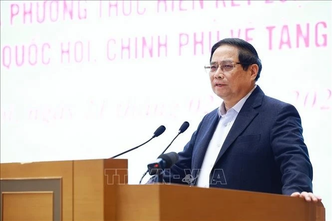 El primer ministro Pham Minh Chinh habla en la reunión. (Foto: VNA)