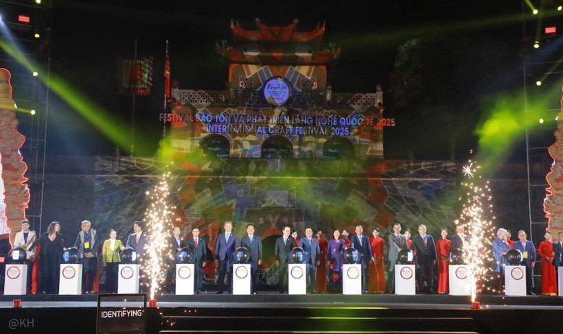 La inauguración del Festival Internacional de Conservación y Desarrollo de Pueblos Artesanales. (Foto: VNA)