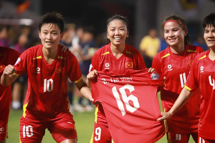 Jugadoras vietnamitas celebran el gol. (Foto: VFF)
