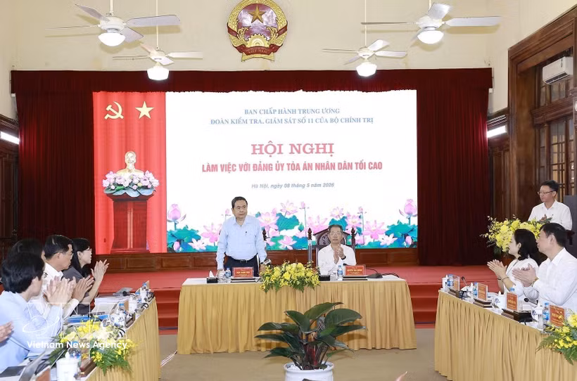 El presidente de la Asamblea Nacional de Vietnam, Tran Thanh Man, habla en la reunión. (Foto: VNA)
