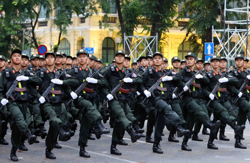 Fuerza Especial de Policía en el ensayo. Foto: Pham Kien - VNA
