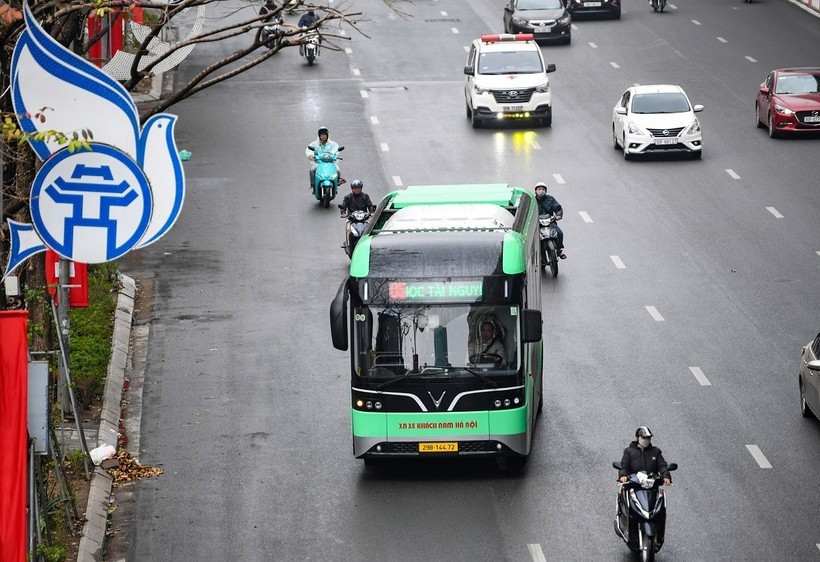 Un autobús eléctrico en Hanoi. (Foto: VNA)