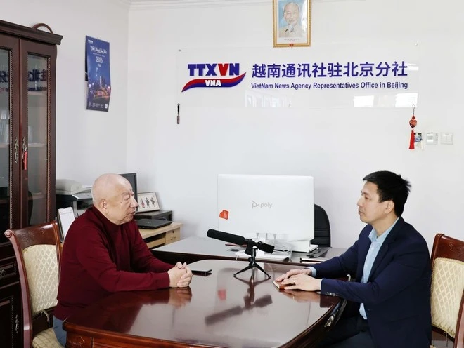 Lin Liwen en la entrevista con la Agencia Vietnamita de Noticias. (Foto: VNA)