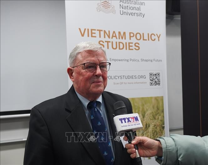 El profesor emérito Carl Thayer de la Universidad de Nueva Gales del Sur (Australia). Foto: VNA