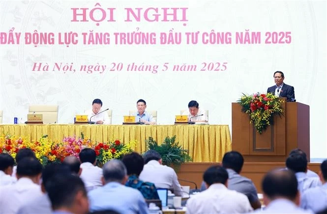 El primer ministro de Vietnam, Pham Minh Chinh, habla en la conferencia. (Foto: VNA)