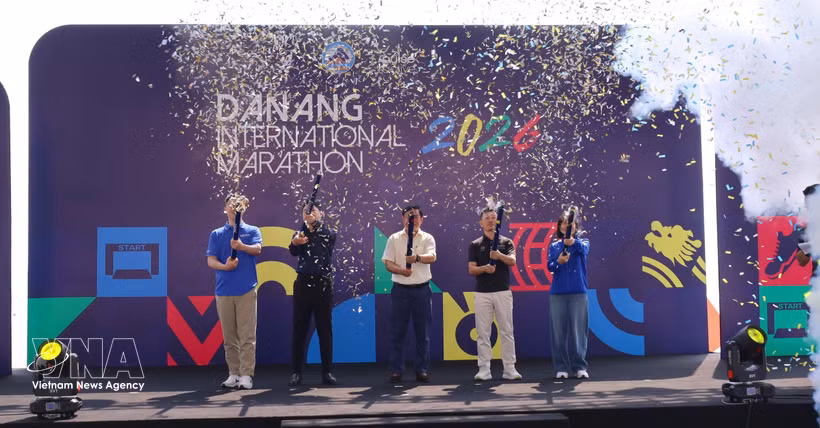 El Maratón Internacional de Da Nang 2026 atrae a casi nueve mil corredores. Foto: VNA