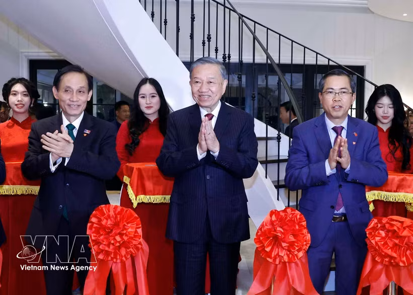 El secretario general del Partido Comunista y presidente de Vietnam, To Lam, asiste a la ceremonia de inauguración de la "Casa de Vietnam". Foto: VNA