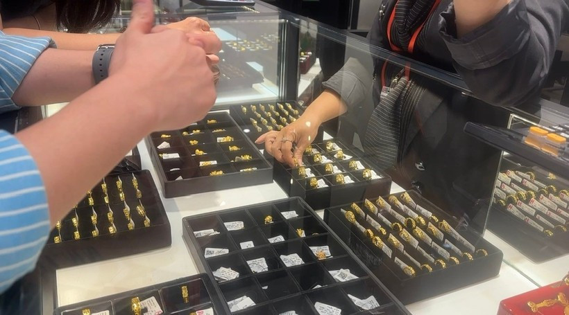 Numerosas soluciones para reducir la brecha entre los precios del oro nacionales e internacionales. (Foto: Vietnam+)