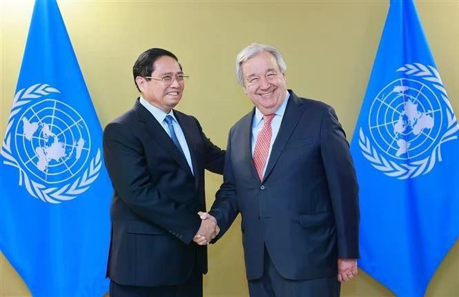 El primer ministro Pham Minh Chinh y el secretario general de la ONU, António Guterres. (Foto: VNA)