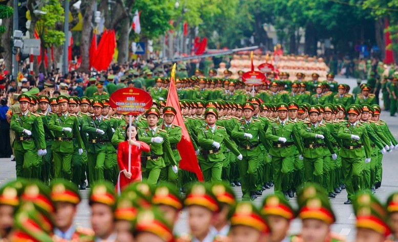 El primer ministro Pham Minh Chinh exige reforzar seguridad y orden público durante celebraciones del Día Nacional. (Foto: VNA)