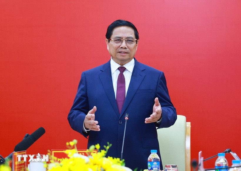 El primer ministro Pham Minh Chinh habla en la reunión. (Foto: VNA)