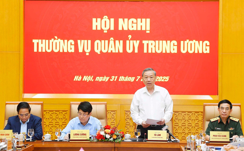 El secretario general del Partido Comunista de Vietnam, To Lam, habbla en la reunión. (Foto: VNA)