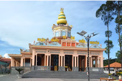 Pagoda Tam Buu Phi Lai de la secta budista Tu An Hieu Nghia, comuna de Ba Chuc, provincia de An Giang. (Foto: thanhnien.vn)