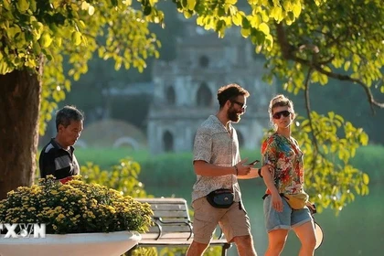 Turistas extranjeros en Hanoi. (Fuente: VNA)