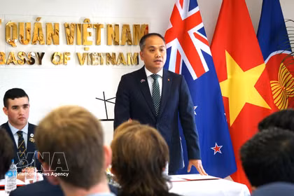 El embajador de Vietnam en Wellington, Phan Minh Giang, habla en el evento. (Fuente: VNA)