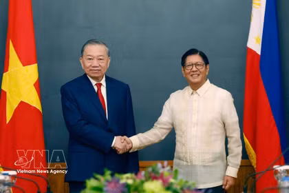 El secretario general del Partido Comunista y presidente de Vietnam, To Lam, y el presidente filipino Ferdinand Romualdez Marcos Jr. sostienen conversaciones en Manila el 1 de junio de 2026. (Foto: VNA)