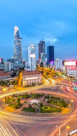 Subterranización de red eléctrica en Ciudad Ho Chi Minh crea espacio urbano moderno