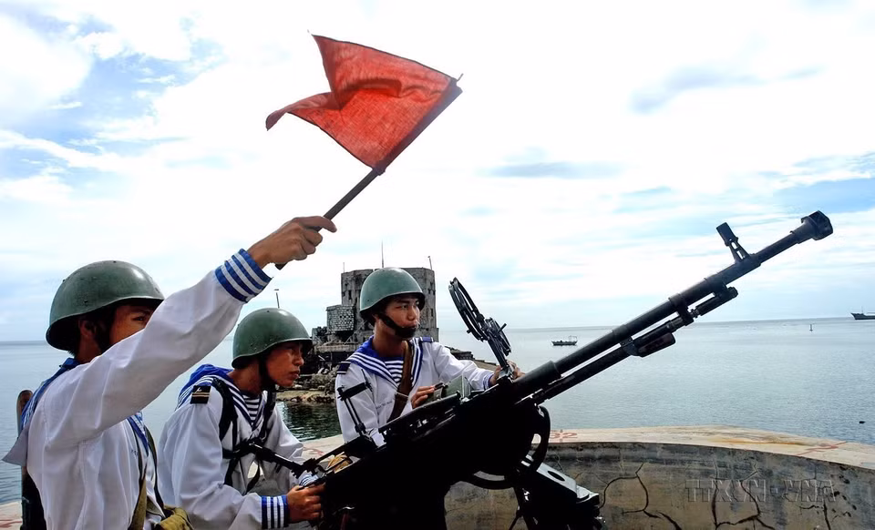 Soldados de Truong Sa montan día y noche la firme guardia y están dispuestos de sacrificar la vida para defender las islas y el mar territorial de la Patria (Fuente: VNA)