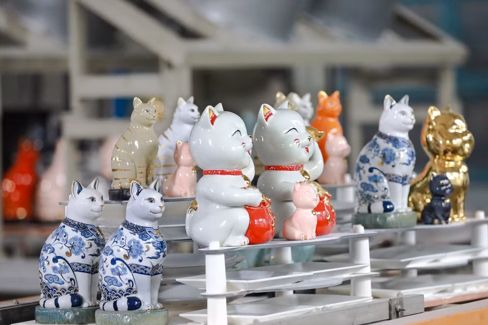 Gatos de cerámica acaban de cocerse en el horno (Fuente:VNA)