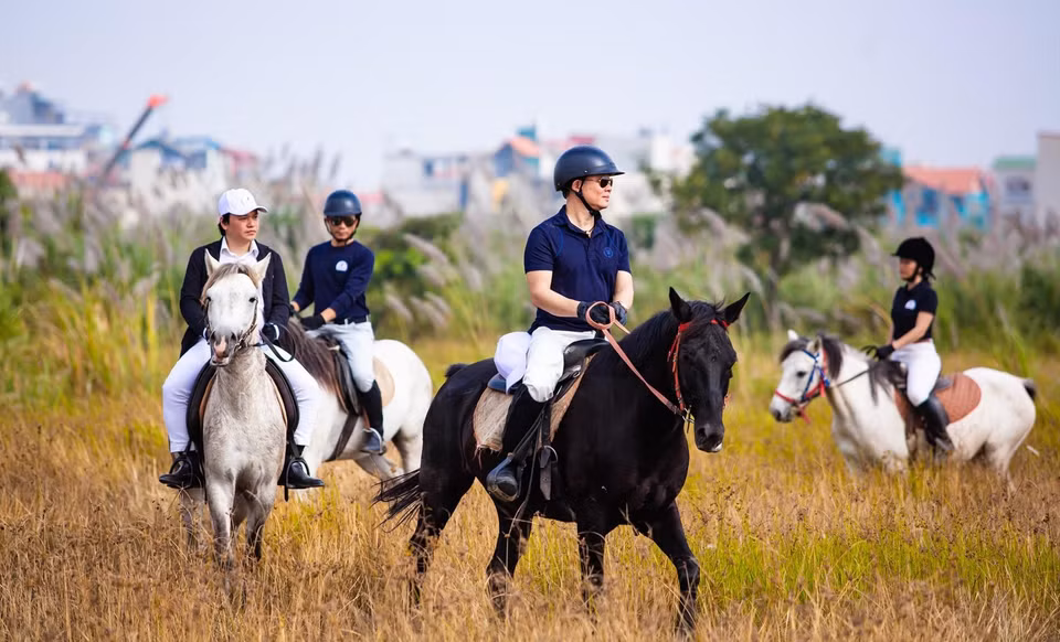 Muchos miembros del club, después de tomar el curso, compran caballos adecuados para practicar. (Fuente: VNA)