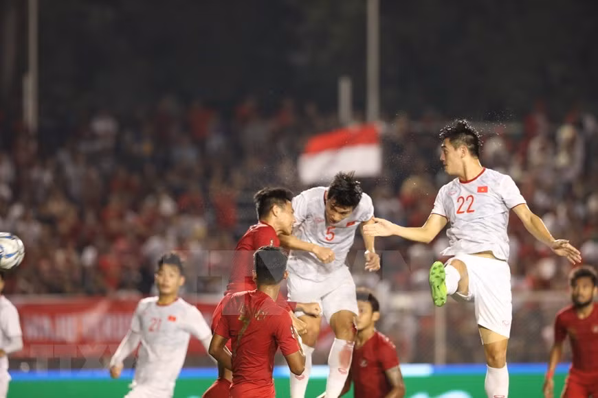 A pesar de las presiones que sufrieron en los últimos minutos del partido, los discípulos del entrenador surcoreano Park Hang- seo se mantuvieron firmes en defensa y despejaron todos los ataques del rival (Fuente: VNA) 