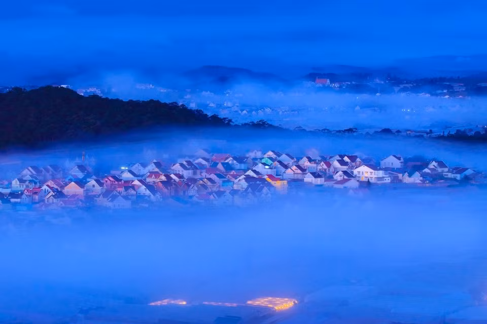 "Da Lat ciudad entre nubes"