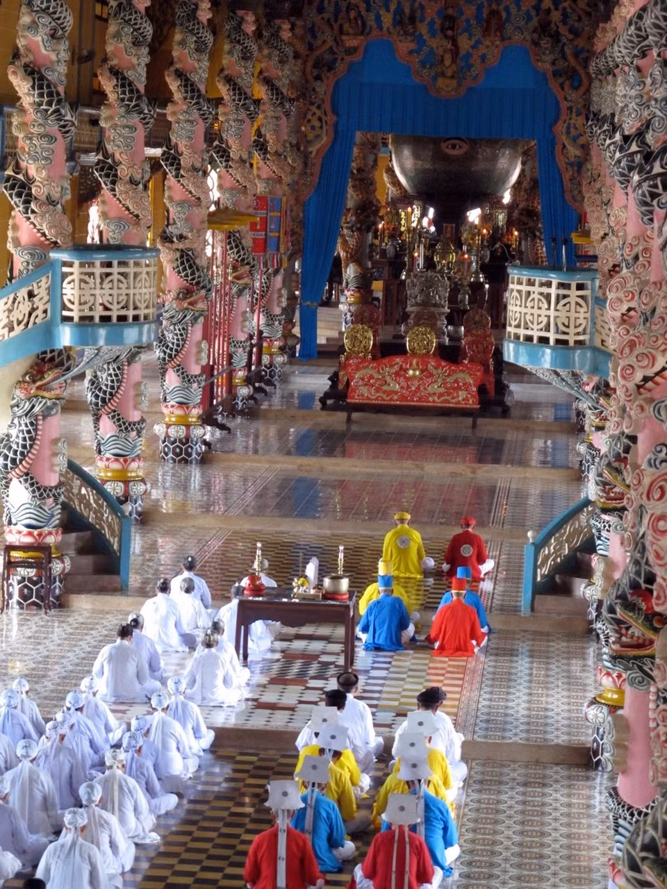 El principal rito diario se celebra a mediodía (Fuente: VNA) 