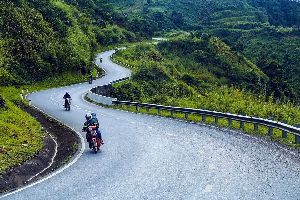Las tierras altas del noroeste de Vietnam son muy atractivas por los sinuosos pasos de montañas. (Foto: VNA)