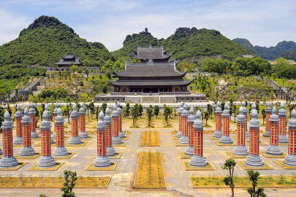 Jardín de pilares en la pagoda Tam Chuc, inaugurado en 2020 (Foto: VNA)