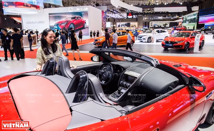 El Salón del Automóvil en Ciudad Ho Chi Minh (Foto: VNA)