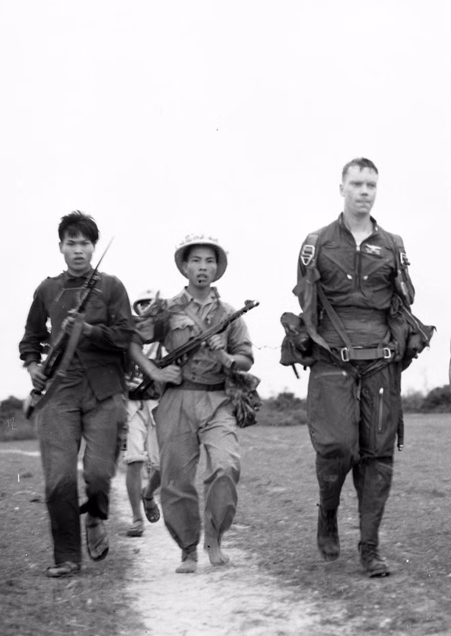 El piloto estadounidense Bob Shumaker capturado en el Norte de Vietnam en febrero de 1965. (Foto: VNA)