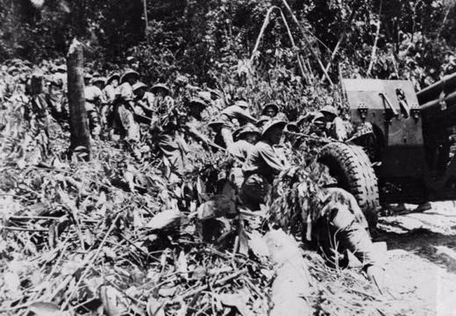 Decenas de toneladas de armas pesadas fueron trasladas a través de montañas y bosques hacia el campo de batalla de Dien Bien Phu. (Foto: Archivo)