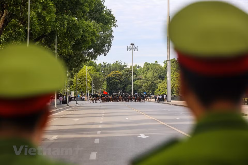 La unidad de caballería se crea para fortalecer la capacidad de combate de las fuerzas policiales móviles. (Foto: Vietnam +)
