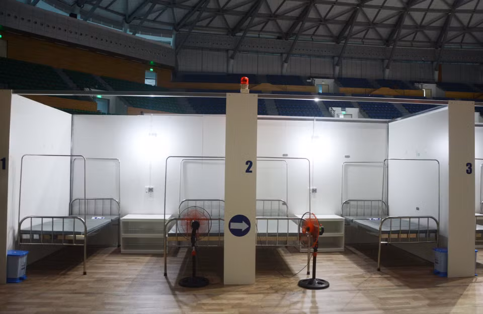 El hospital de campaña se levantó en el Estadio Tien Son tras tres días de instalación (Foto: VNA)