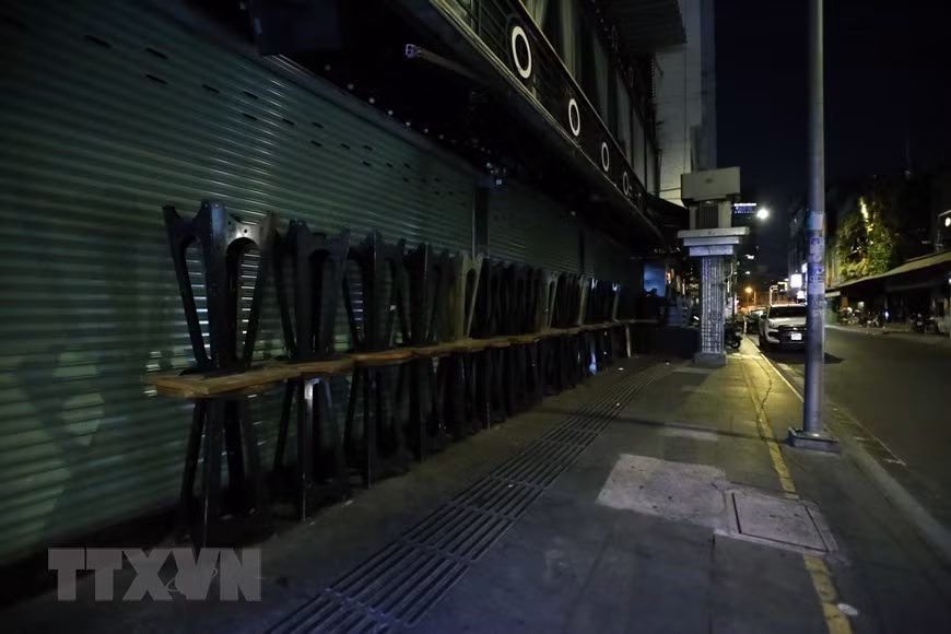 Restaurante en la calle Bui Vien (distrito 1, Ciudad Ho Chi Minh) detiene temporalmente la operación (Foto: VNA)
