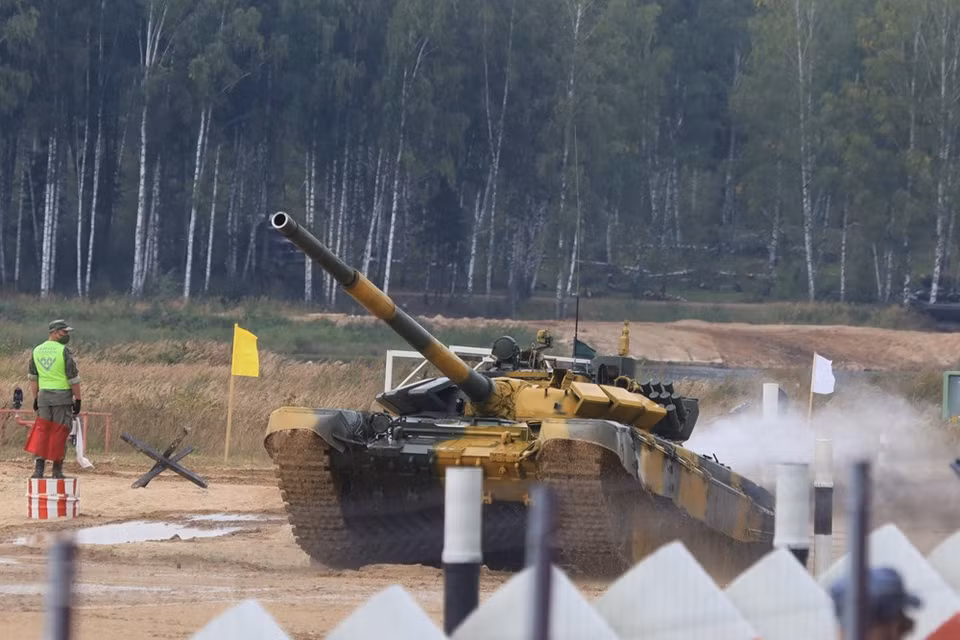 Según lo previsto, los oficiales vietnamitas participarán en seis categorías de la competencia, incluida biatlón de tanques, rutas seguras, entornos peligrosos, amigos leales, áreas de accidentes y amistad sin fronteras, que se desarrollarán hasta el 5 de septiembre próximo. (Foto: VNA)