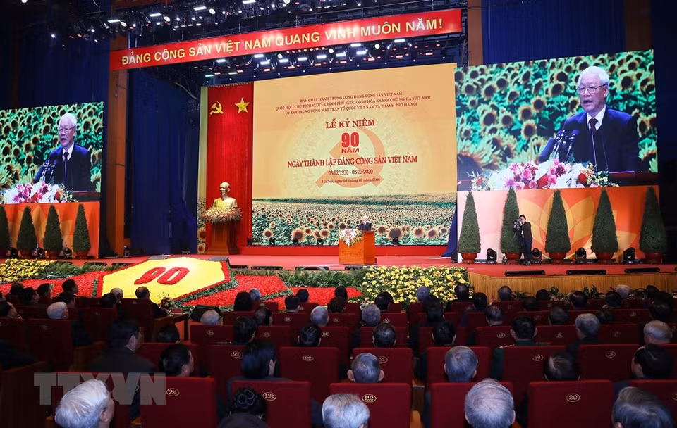 El secretario general del Partido y presidente, Nguyen Phu Trong, pronunció un discurso en un solemne mitin para celebrar el 90 aniversario de la fundación del Partido Comunista de Vietnam (3 de febrero de 1930). (Foto: VNA) 