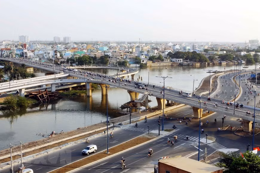 Puente Nguyen Van Cu en Ciudad Ho Chi Minh (Foto: VNA)