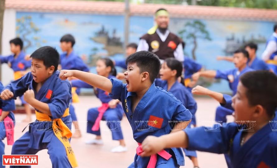 Thien Mon Dao ofrece clases a alumnos de todas las edades (Foto: VNA)