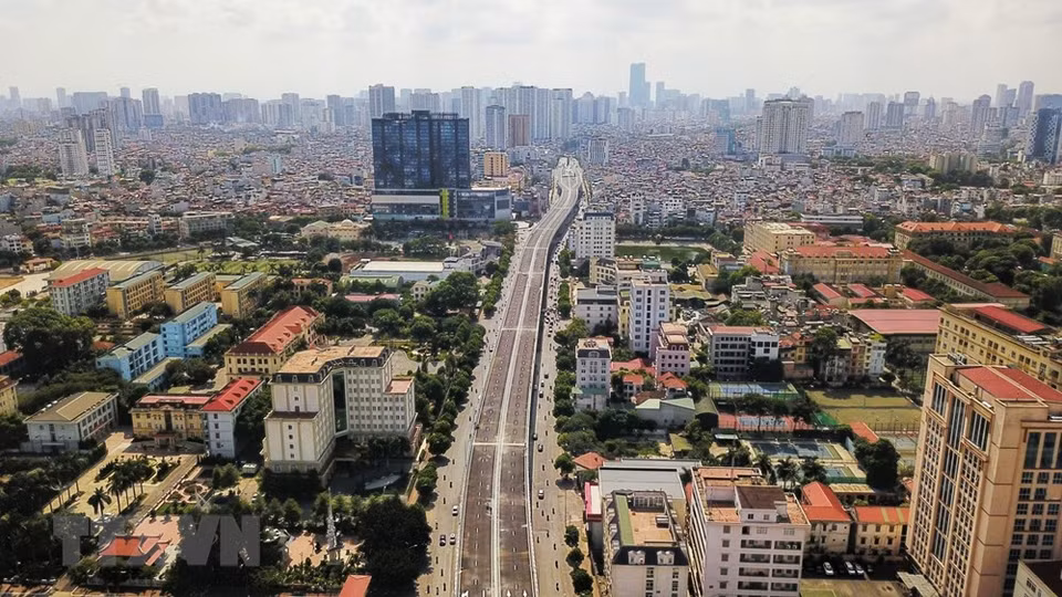 La sección de cruce de Nga Tu Vong-Nga Tu So, de casi 2 km, se ha completado. (Foto: VNA)