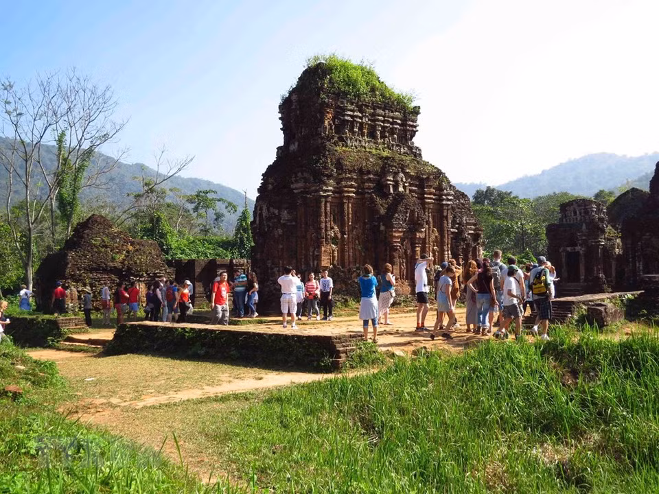 Turistas comienzan a regresar a visitar al santuario My Son, declarado patrimonio de Humanidad por la UNESCO en la provincia central de Quang Nam (Foto: VNA)