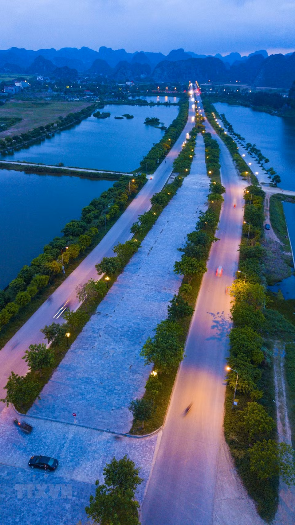 Ninh Binh lleva las características de la historia cultural milenaria de la antigua capital imperial con sus paisajes naturales. (Foto: VNA)