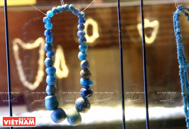 Las cuentas de piedras preciosas tienen alto valor estético (Foto: VNA)