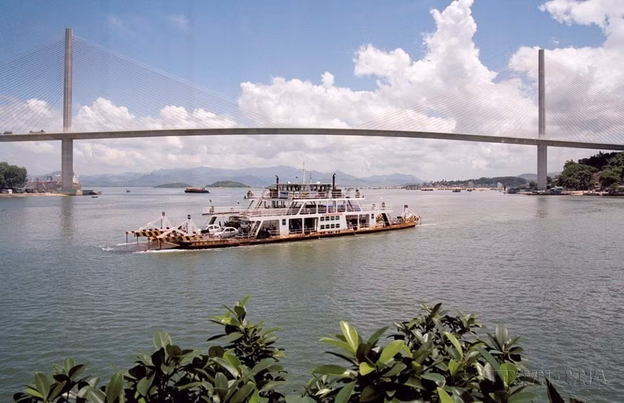 El puente Bai Chay (Quang Ninh) es una estrauctura atirantada construida con la Ayuda Oficial para el Desarrollo de Japón. (Fuente: VNA)